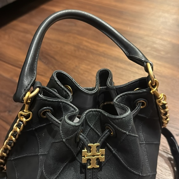 Tory Burch Pre Owned Black Fleming Soft Leather Bucket Bag with short/long strap - Picture 13 of 14